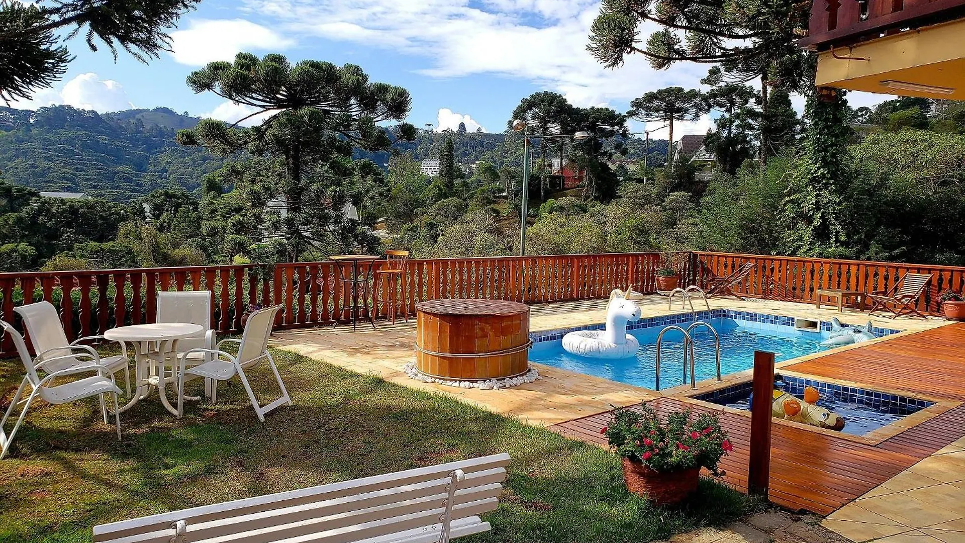 Mansao Austriaca Guesthouse Campos do Jordao